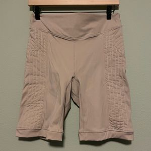 Fabletics High Waisted Traputo Motion 365 Short in Urban/Meyer - Size La…